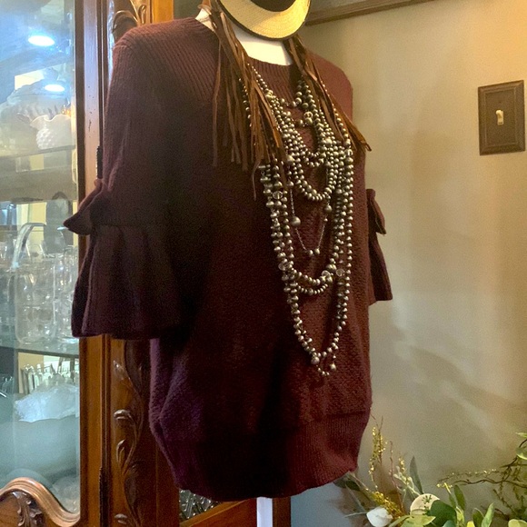 Sweaters - Ivanka Trump rich plum 3/4 sleeve curved neck sweater size M